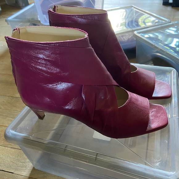 RED PEEP TOE BOOTIE - Picture 3 of 3